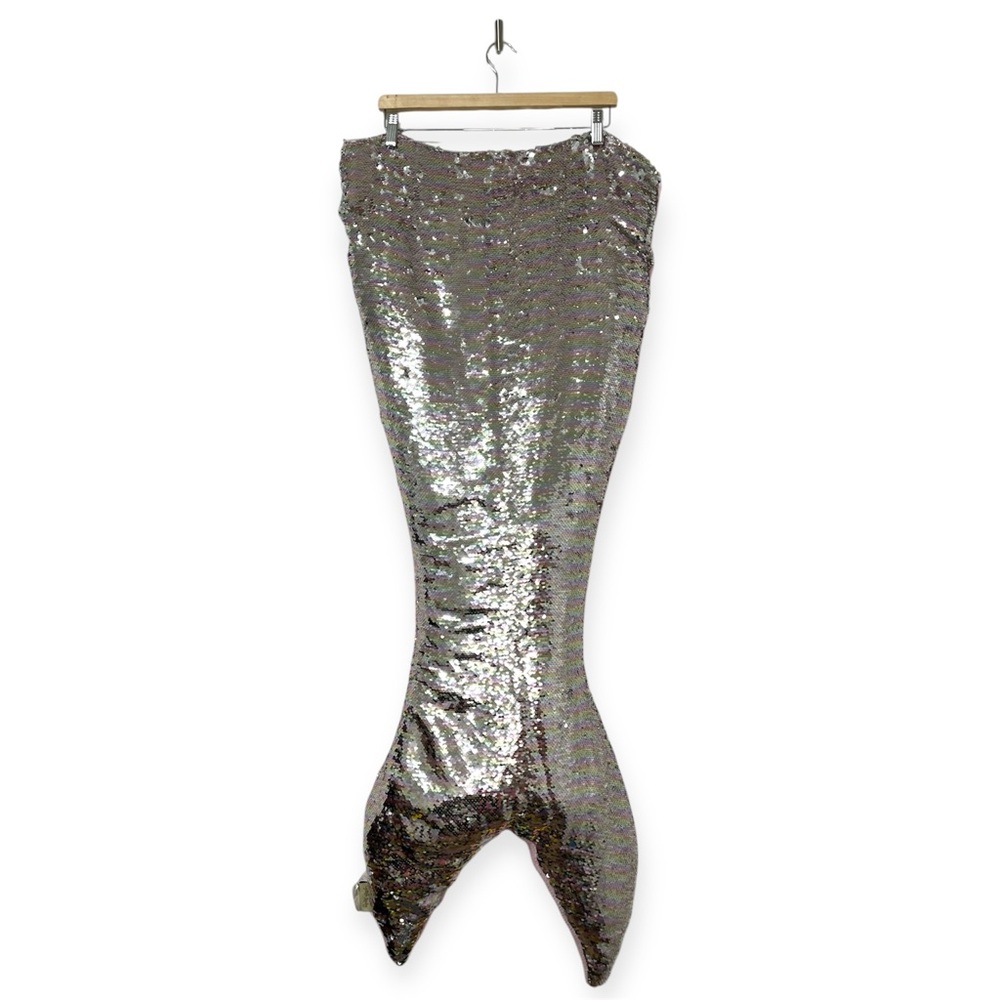 Cynthia Rowley Pink Iridescent Sequin Mermaid Tail Sleeping Bag Snuggle Wrap